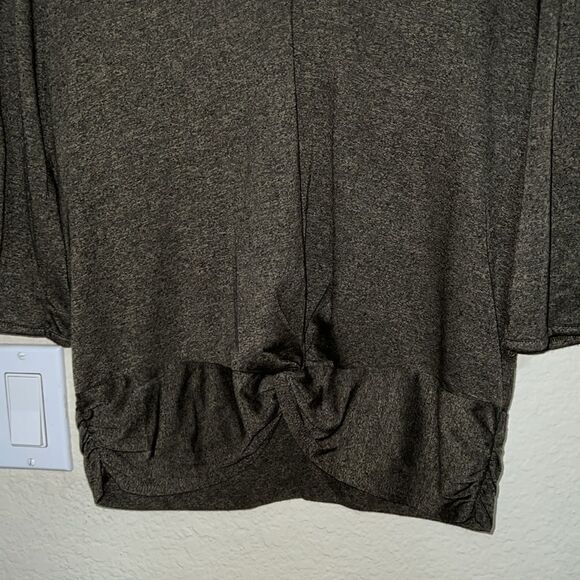 BY & BY GREEN LADIES TOP- SIZE LARGE- NWOTS - Picture 4 of 4